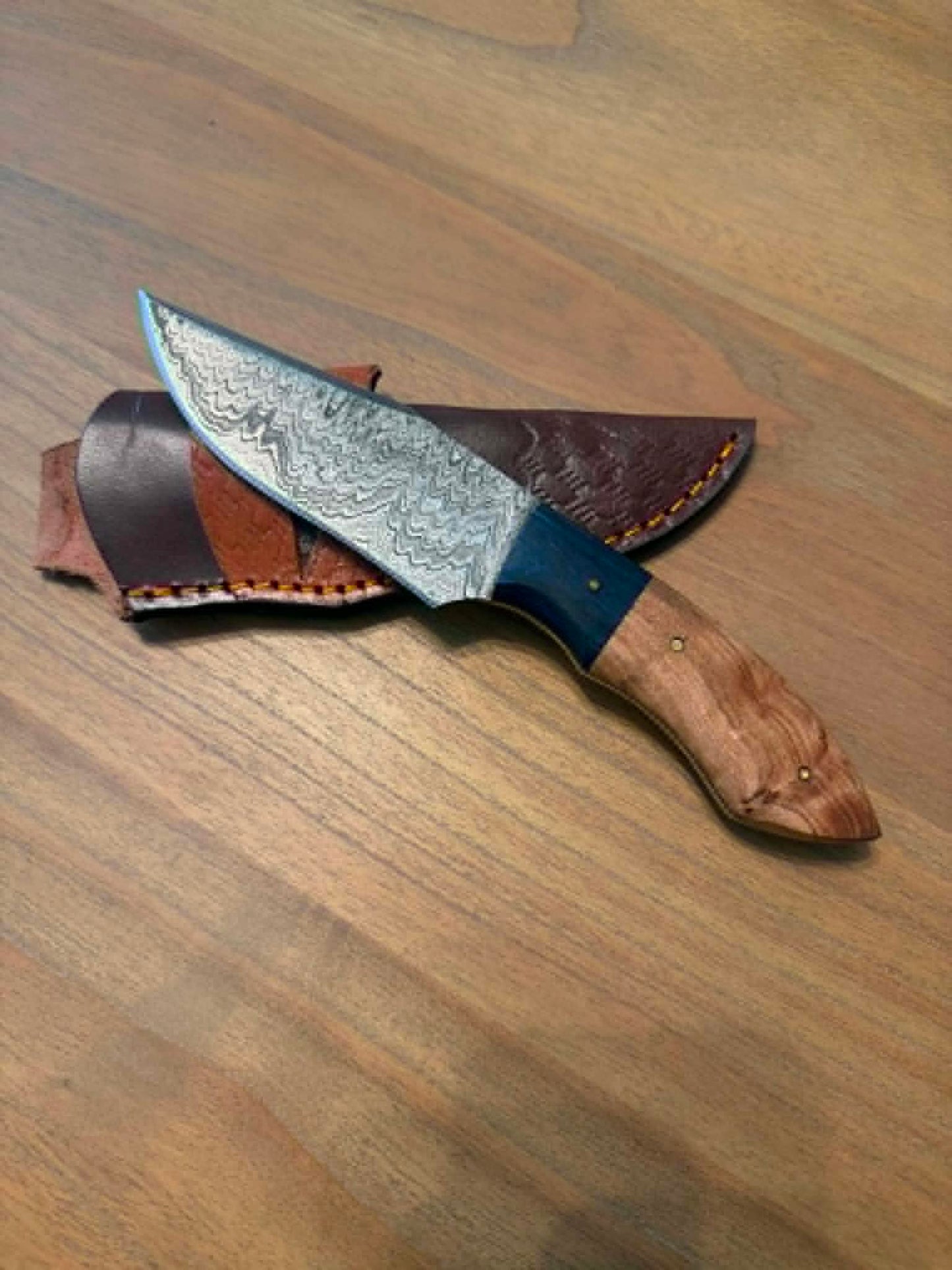 Damascus Steel Knife with Leather Sheath
